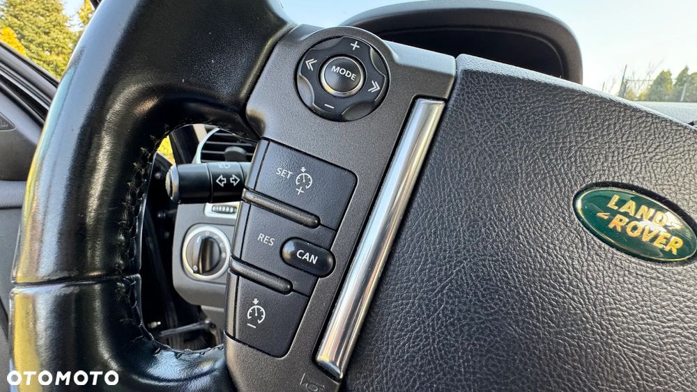 Land Rover Discovery 3.0D V6 SE - 9