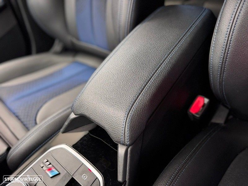 BMW 118 d Pack Desportivo M - 55