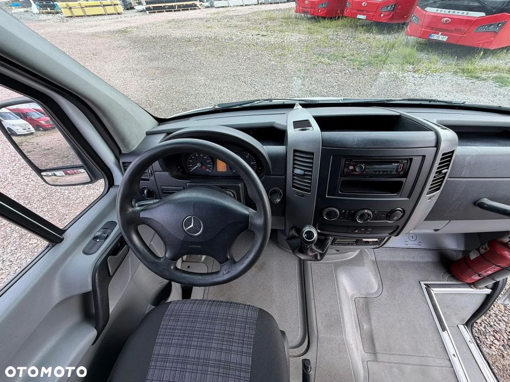 Mercedes-Benz Sprinter 516 - 19