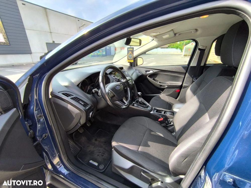 Ford Focus - 10
