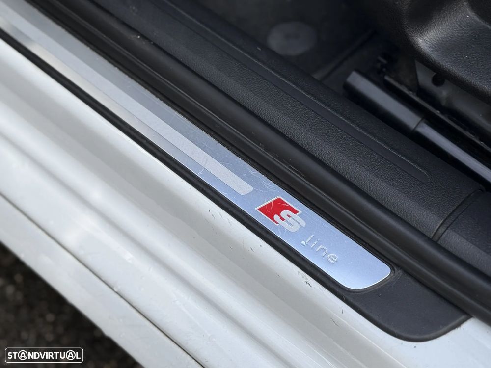 Audi A4 2.0 TDI Business Line S-line - 21