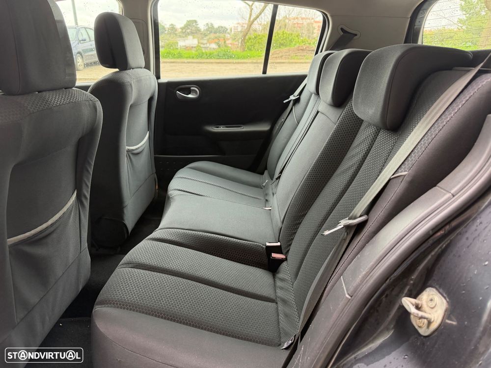 Renault Mégane 1.5 dCi Confort - 11