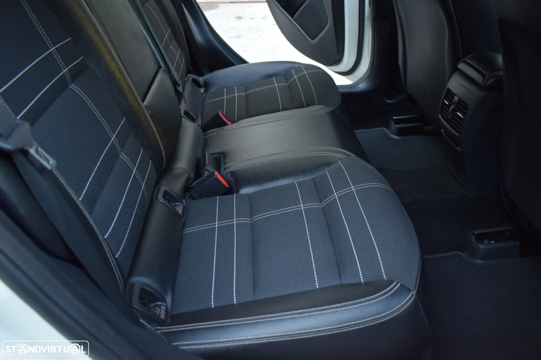 Mercedes-Benz GLA 180 CDi Urban - 40