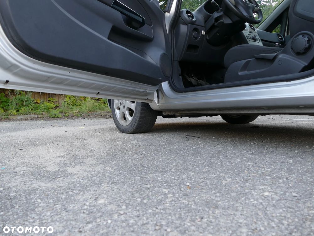 Opel Corsa 1.2 16V Cosmo - 15