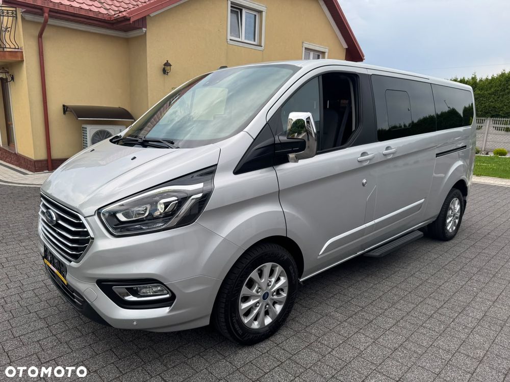 Ford Tourneo Custom - 22