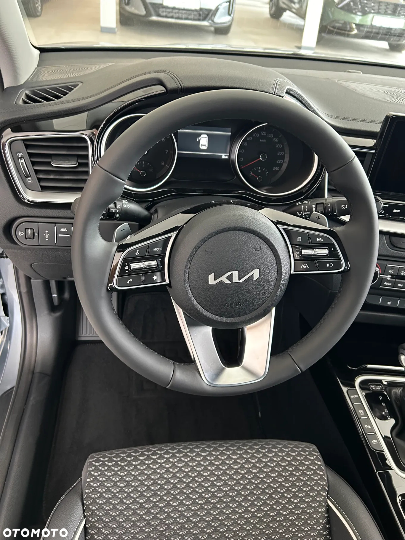 Kia Ceed 1.5 T-GDI Tribute DCT - 11
