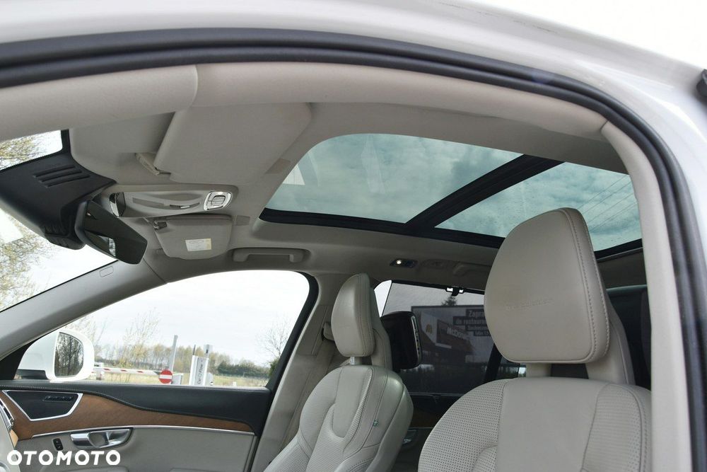Volvo XC 90 - 31