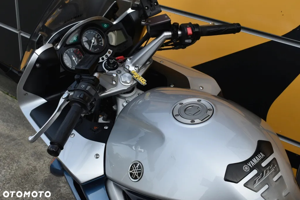 Yamaha FJR - 11