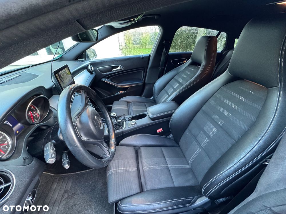 Mercedes-Benz CLA - 12
