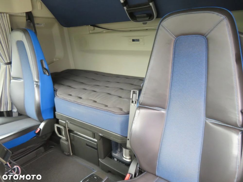 Volvo FH 500 GLOBE - 12
