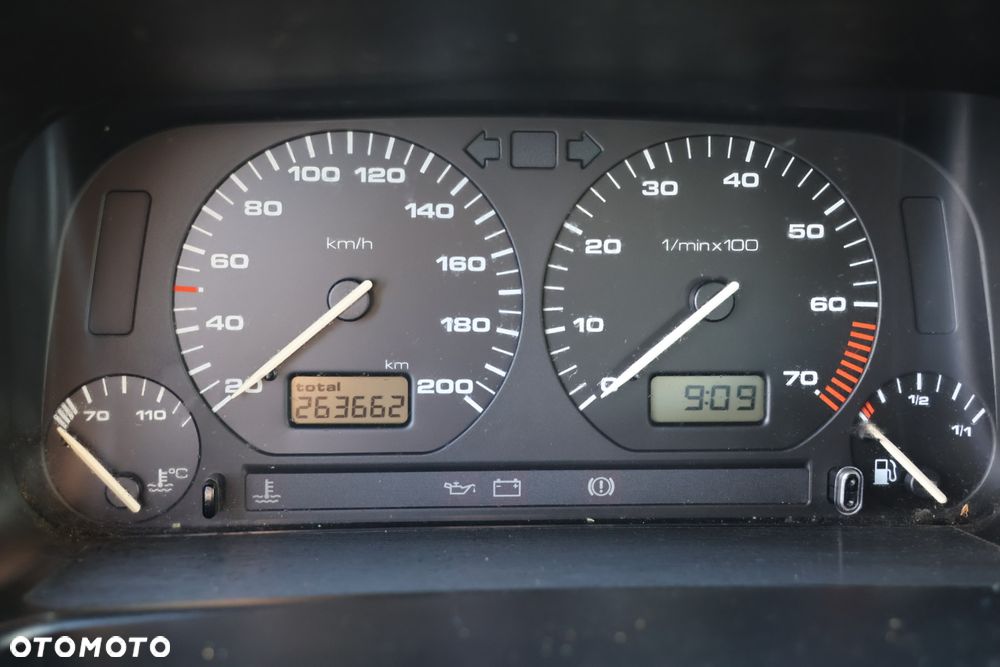 Volkswagen Golf - 10