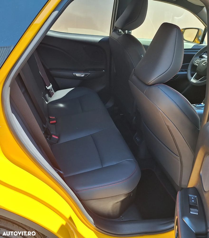 Lexus LBX 1.5 HEV 4x2 CVT Emotion - 17