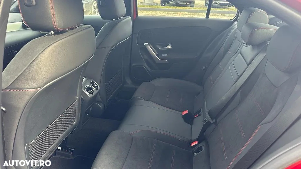 Mercedes-Benz A 220 4MATIC Aut. - 12