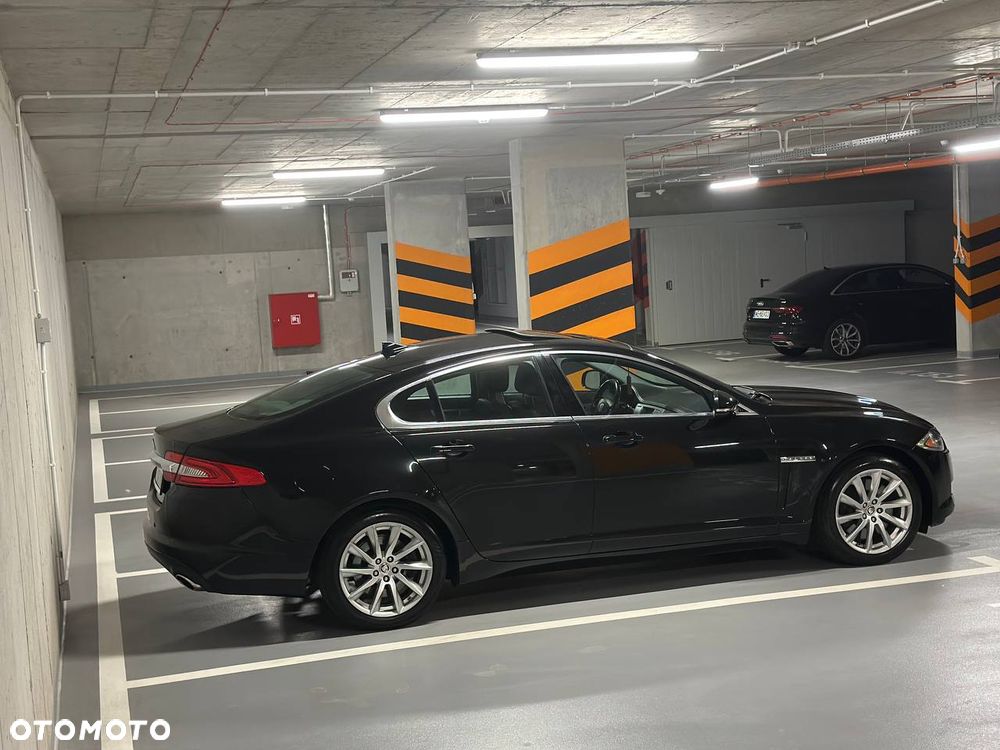 Jaguar XF 2.0 T Premium Luxury - 5
