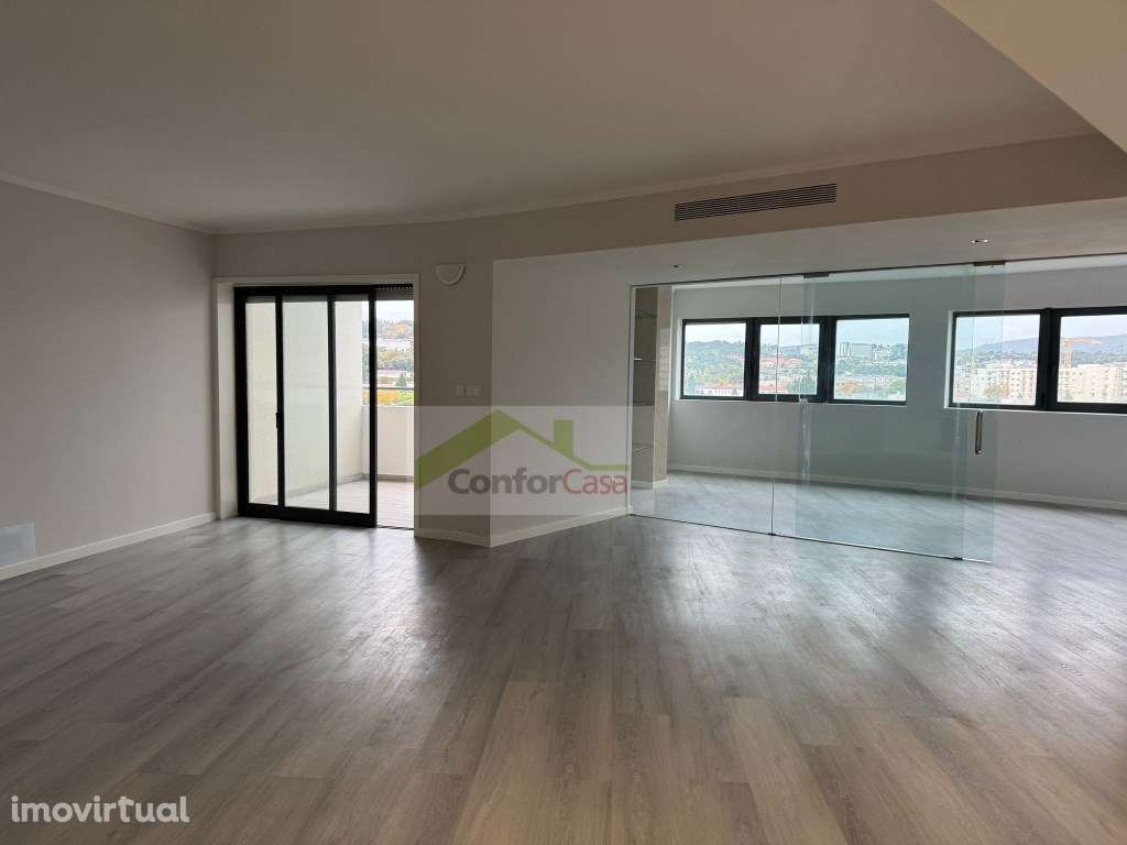Apartamento T4 no 10º Andar em Braga - Vista Fantástica e Totalment... - Grande imagem: 5/26