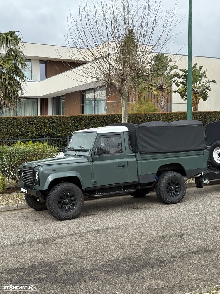 Land Rover Defender 110 SE - 16
