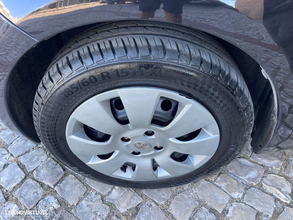 Toyota Yaris 1.0 VVT-i AC Manual - 13