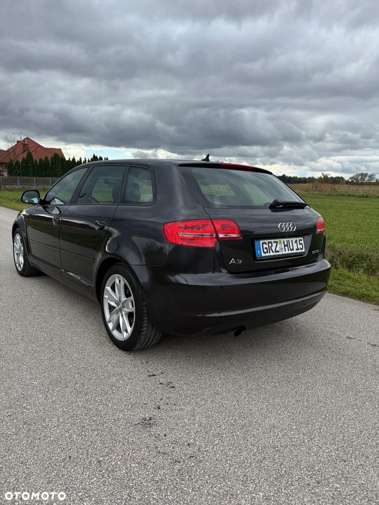 Audi A3 Sportback 1.6 TDI DPF Ambiente - 7