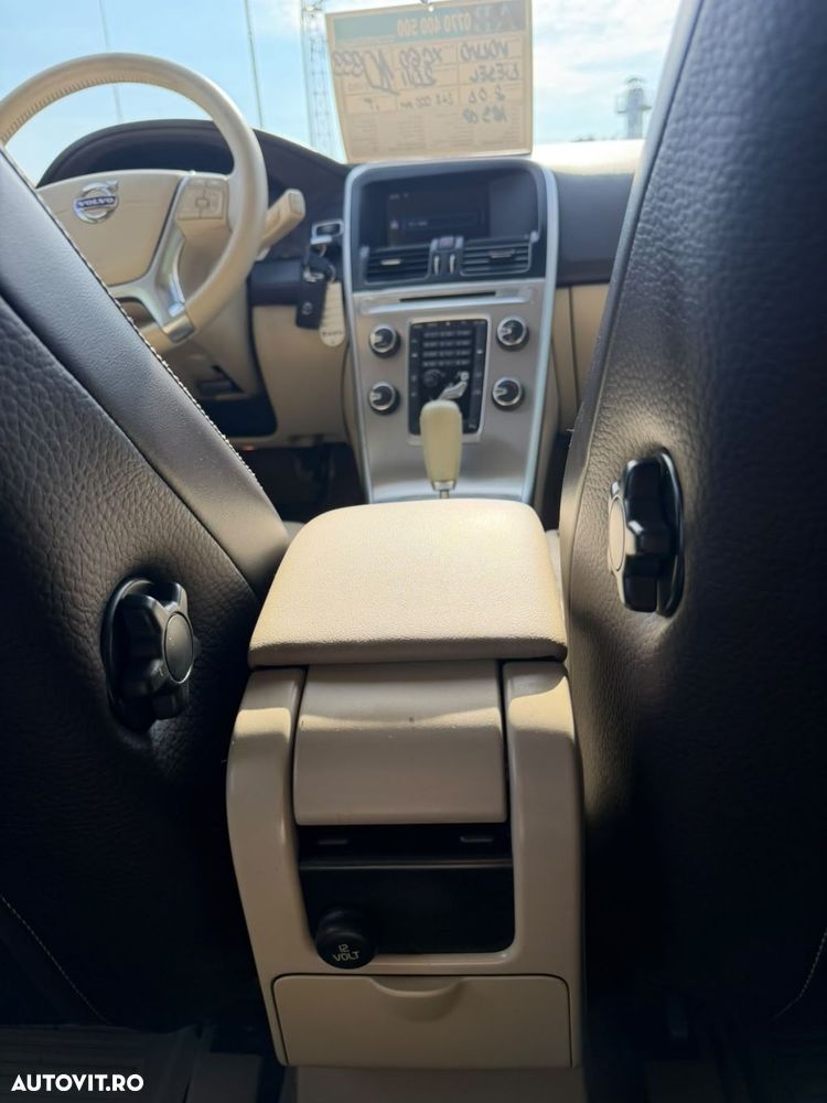 Volvo XC 60 - 22