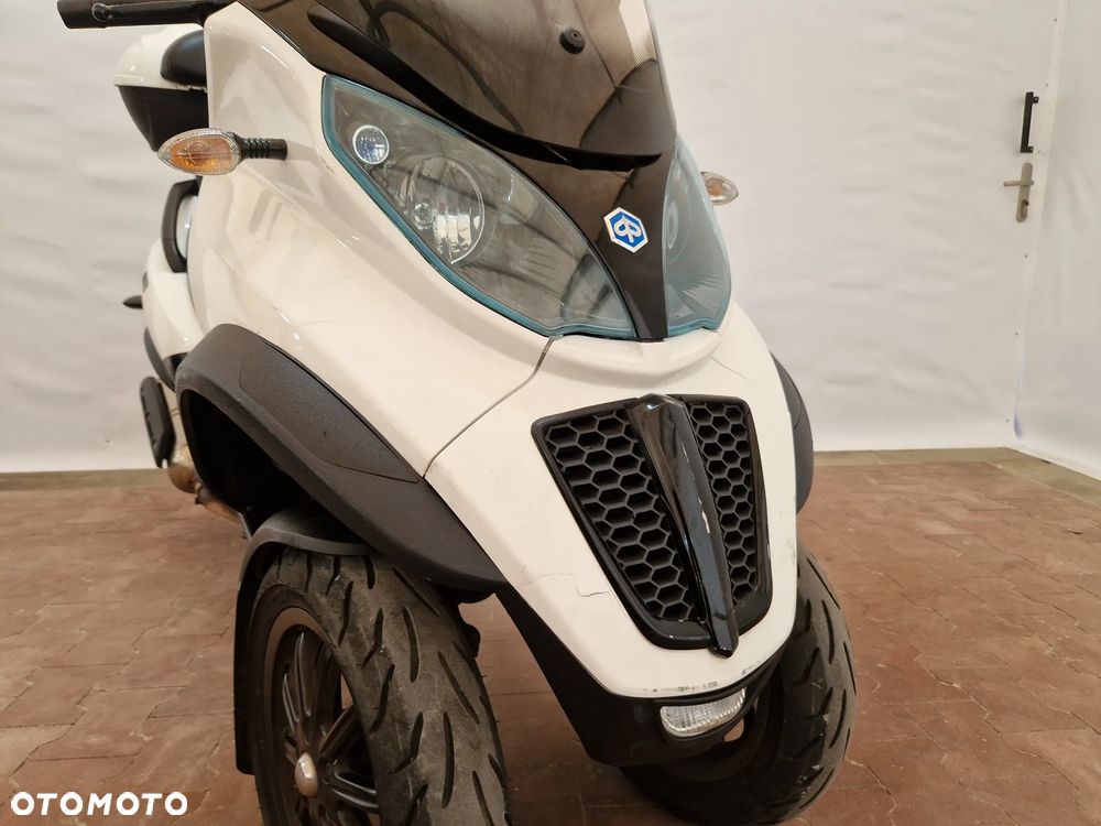 Piaggio MP-3 - 15