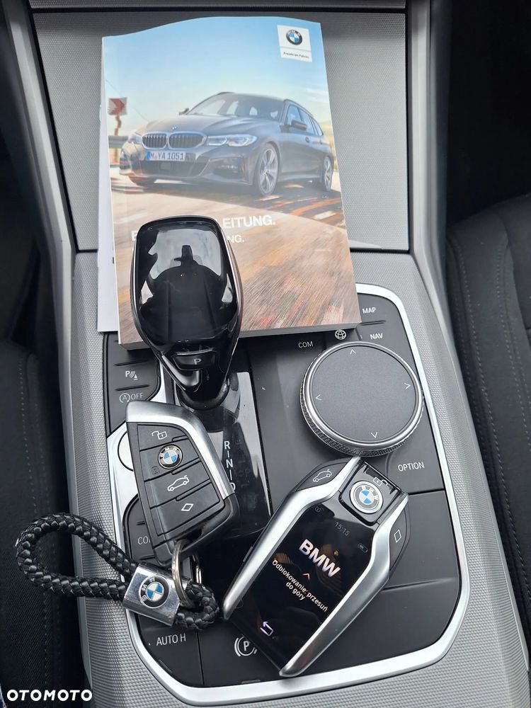 BMW Seria 3 330i xDrive Sport Line sport - 4
