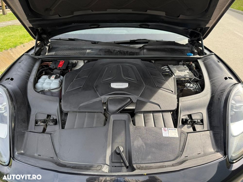 Porsche Cayenne - 26