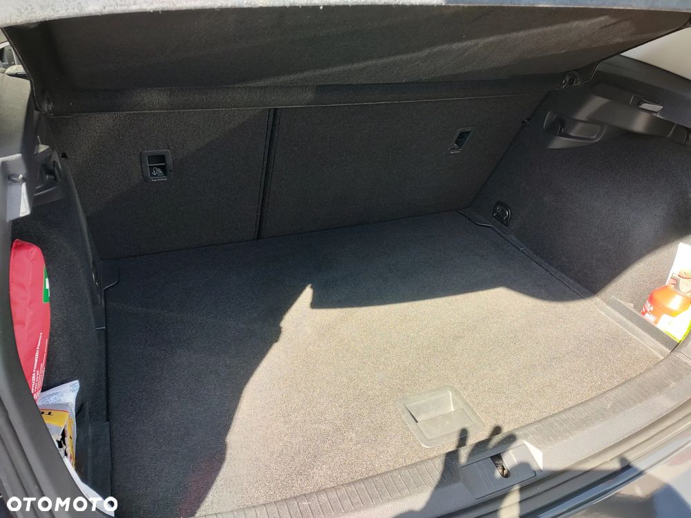 Volkswagen Golf - 27