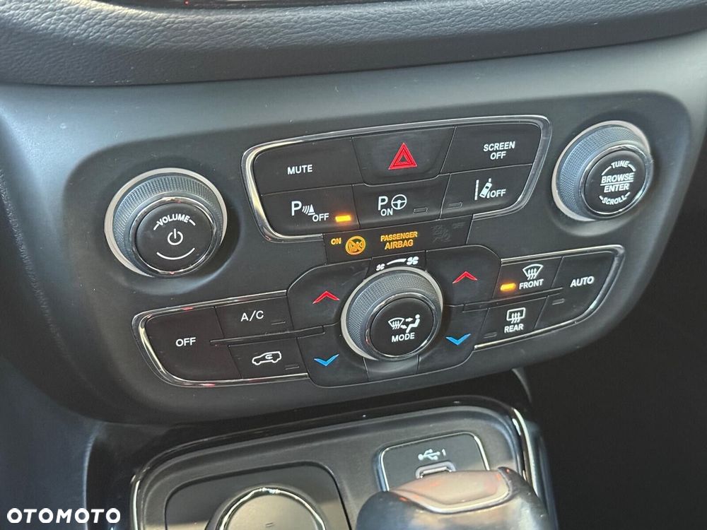 Jeep Compass - 27