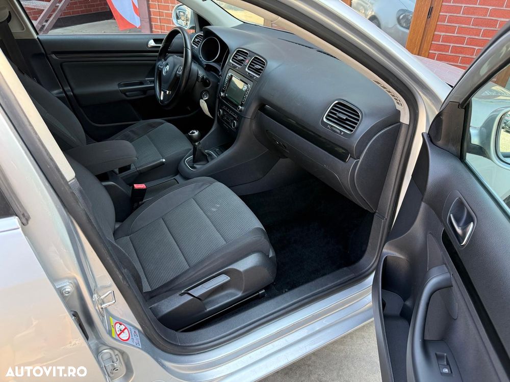 Volkswagen Golf - 24