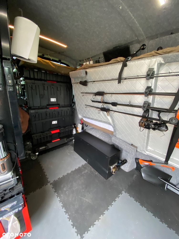 Volkswagen Transporter - 40