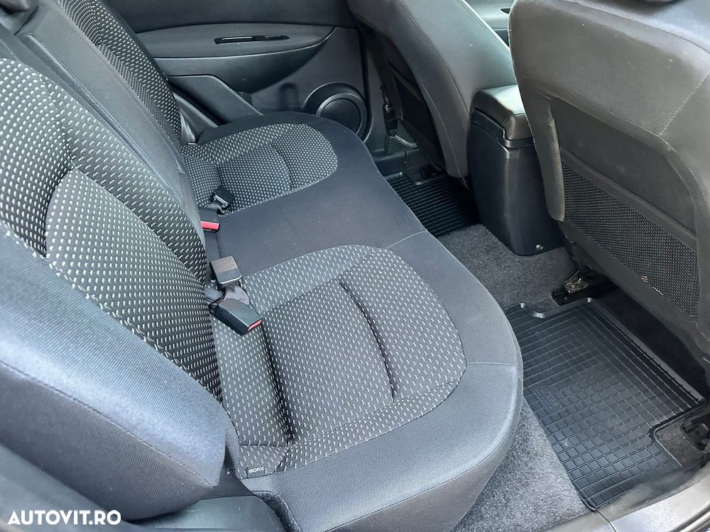 Nissan Qashqai 2.0 DCI 4 x 4 DPF Aut acenta - 8