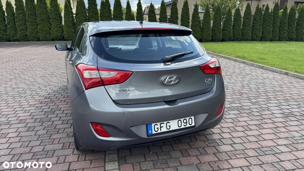 Hyundai i30 blue 1.6 GDI Passion - 11
