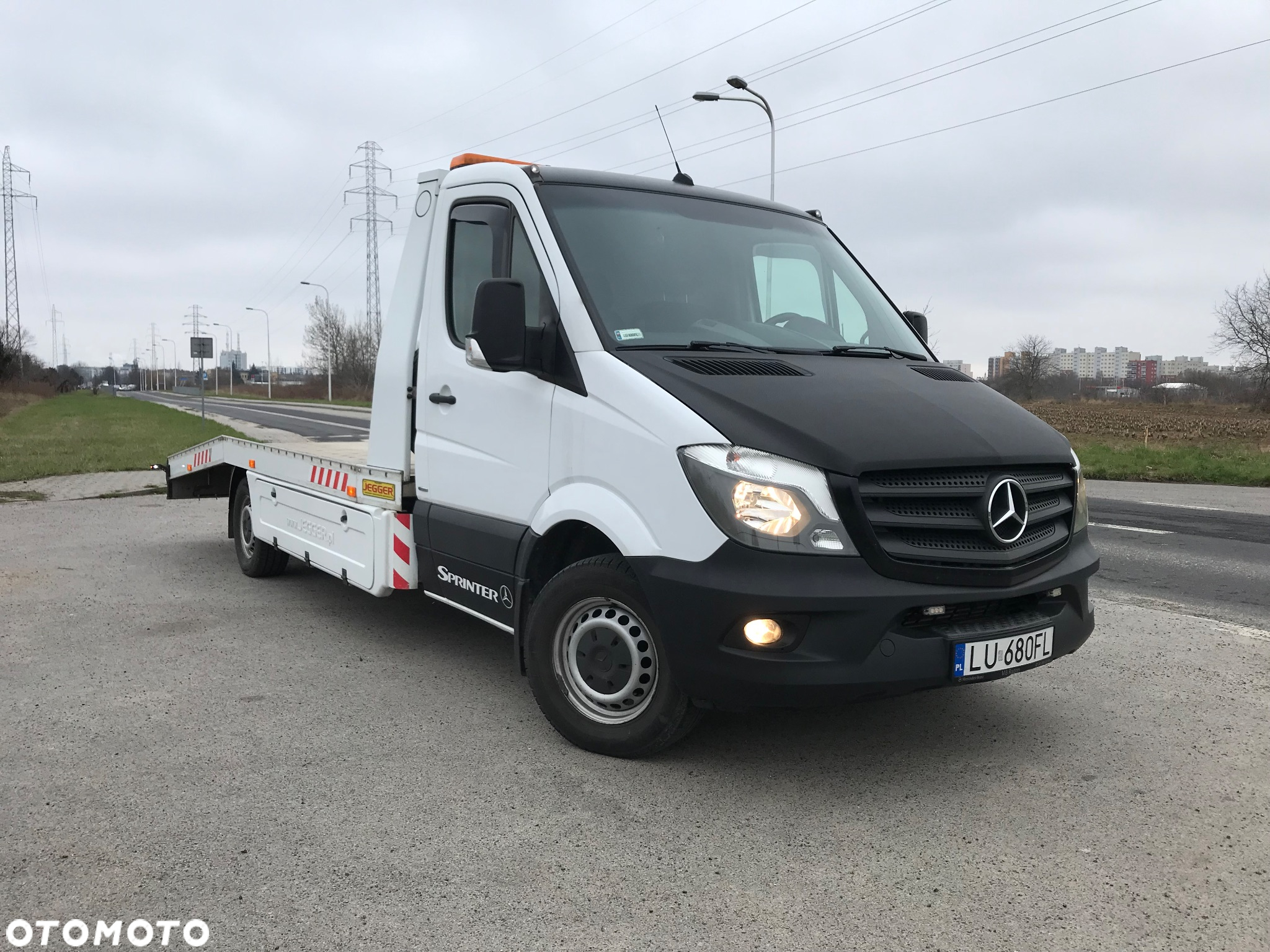 Mercedes-Benz Sprinter 319 - 19