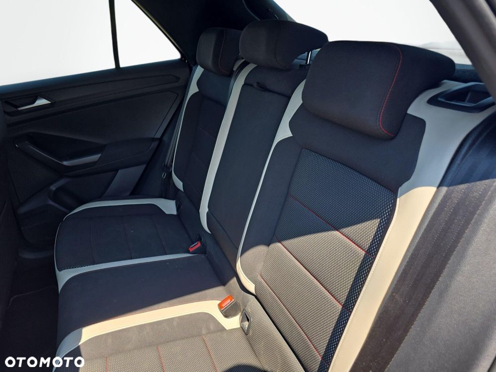 Volkswagen T-Roc - 26