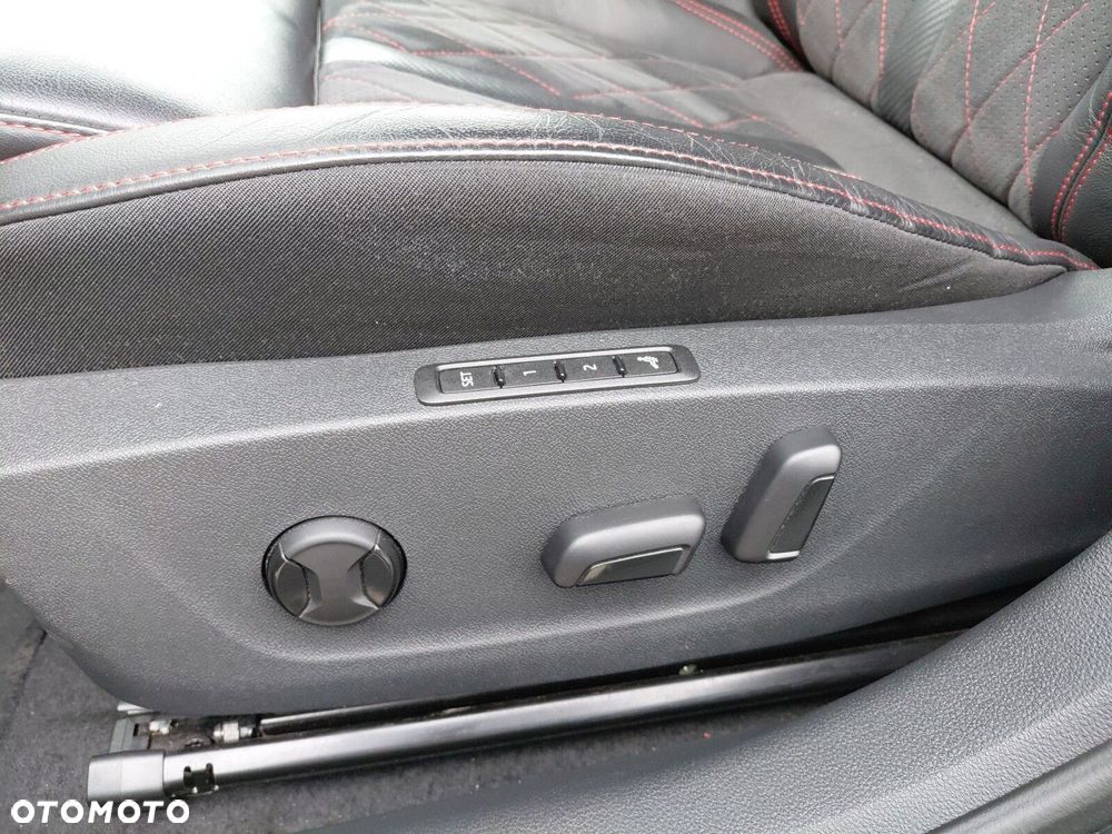 Skoda Octavia 2.0 TSI RS DSG - 11