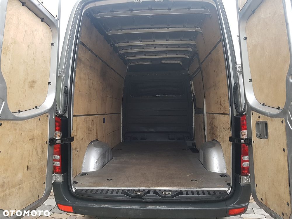 Mercedes-Benz Sprinter - 10