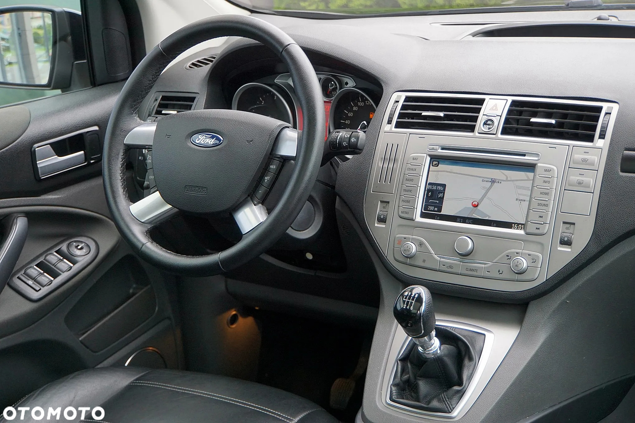Ford Kuga 2.0 TDCi 4x4 Titanium - 26