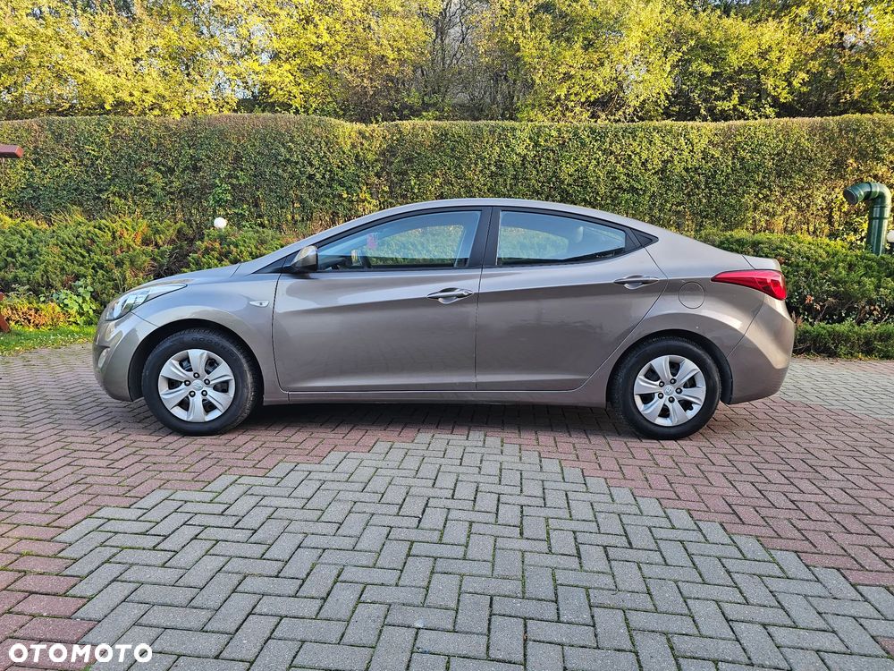 Hyundai Elantra - 6