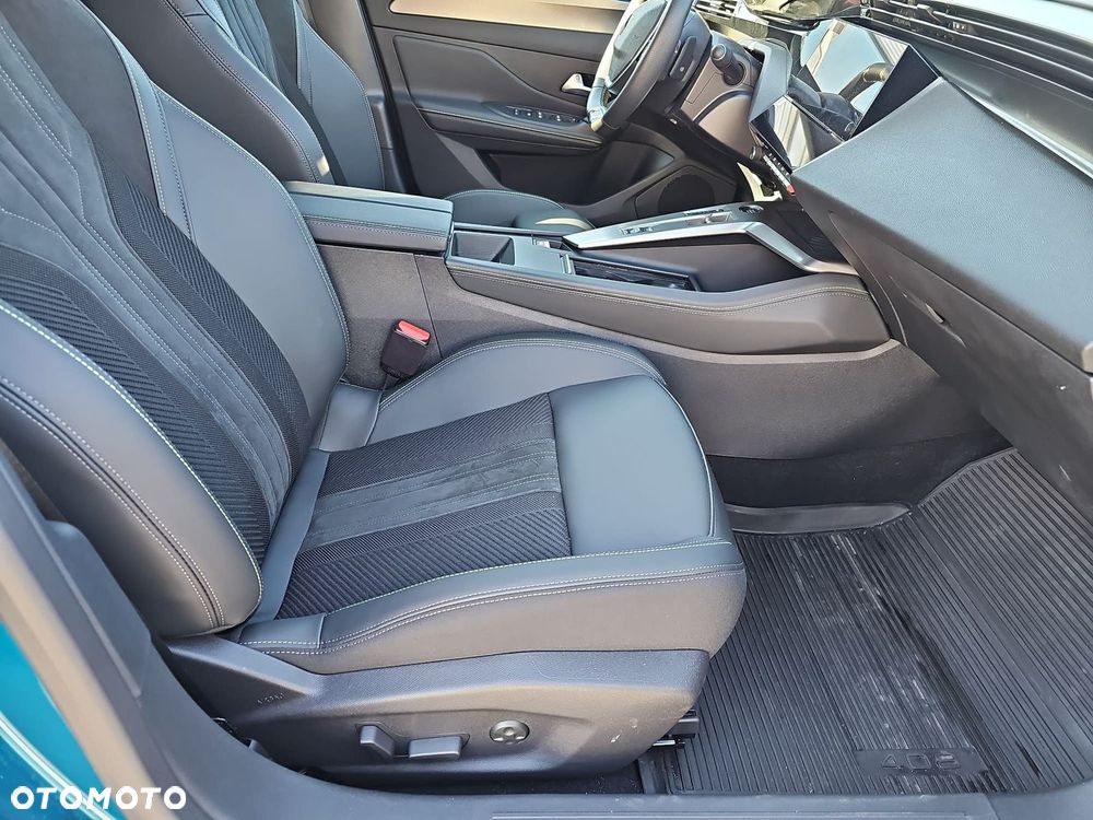 Peugeot 408 - 13