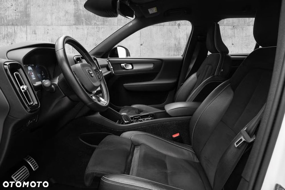 Volvo XC 40 T5 Twin Engine DKG R-Design - 22