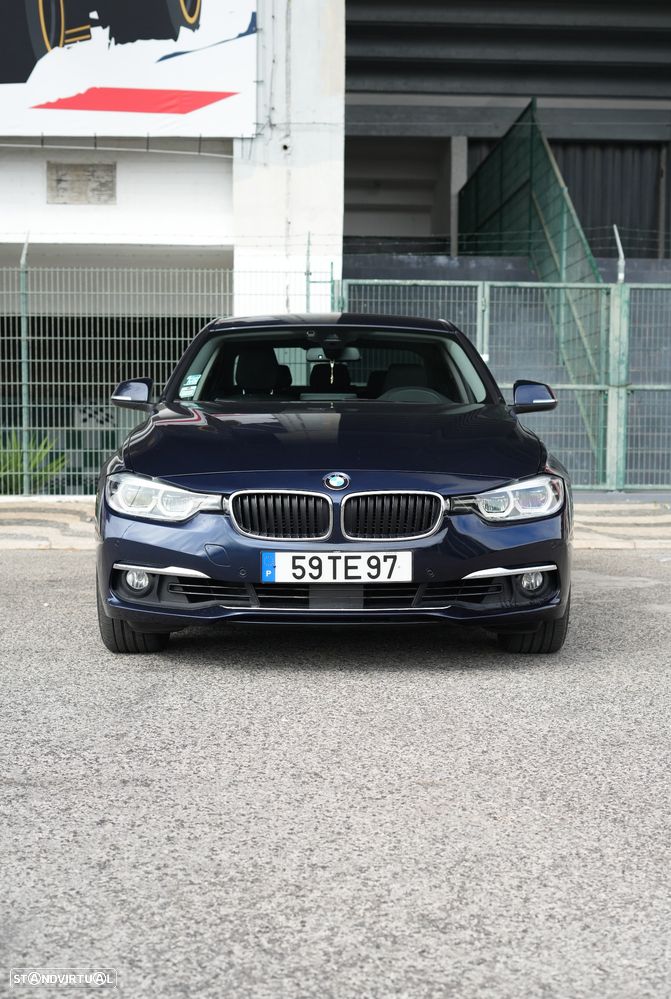 BMW 330 e iPerformance Line Luxury - 3