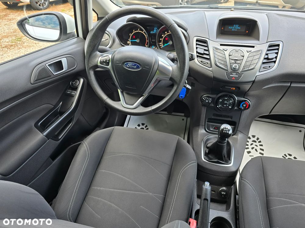 Ford Fiesta 1.25 Champions Edition - 24