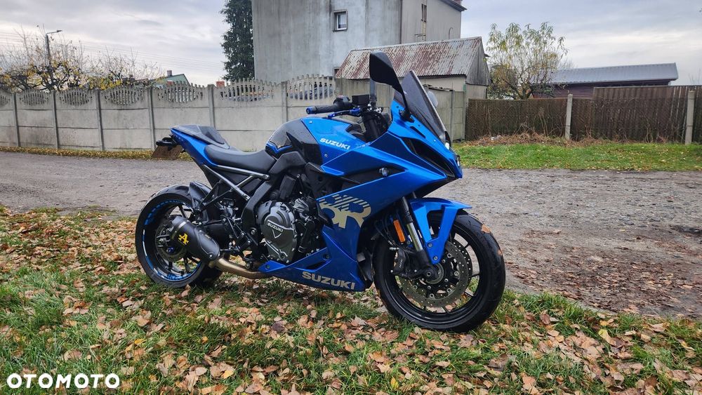 Suzuki GSX - 3