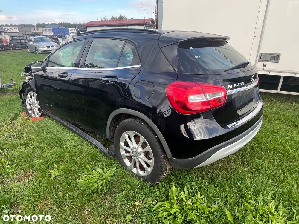 Mercedes-Benz GLA 200 (CDI) d Urban - 3