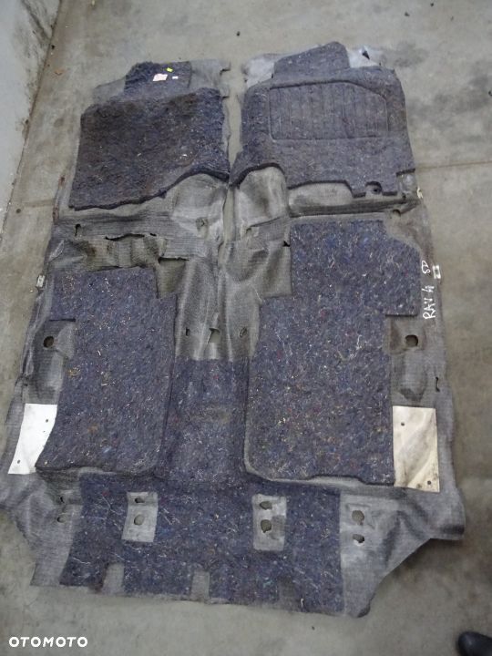 DYWAN WYKŁADZINA PODŁOGA TOYOTA RAV4 RAV-4 NR85 - 6