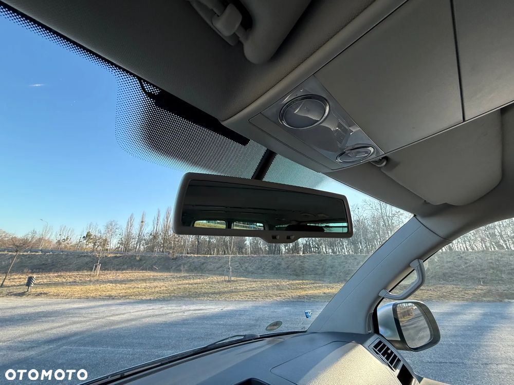 Volkswagen Multivan - 15