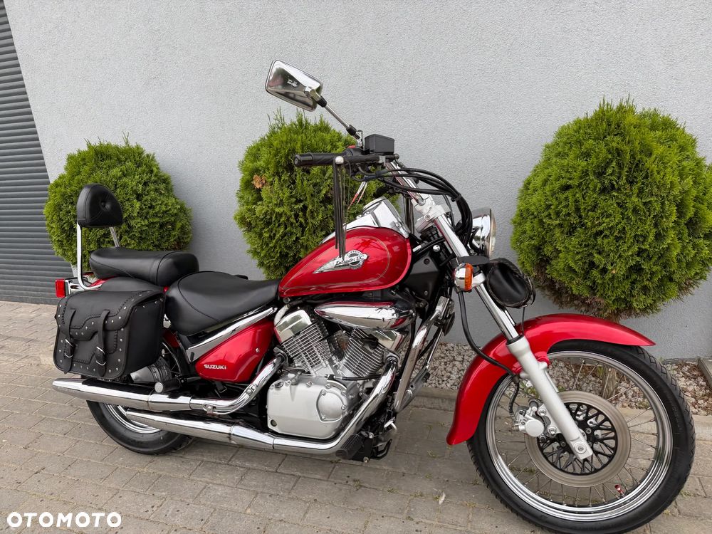 Suzuki Intruder - 10