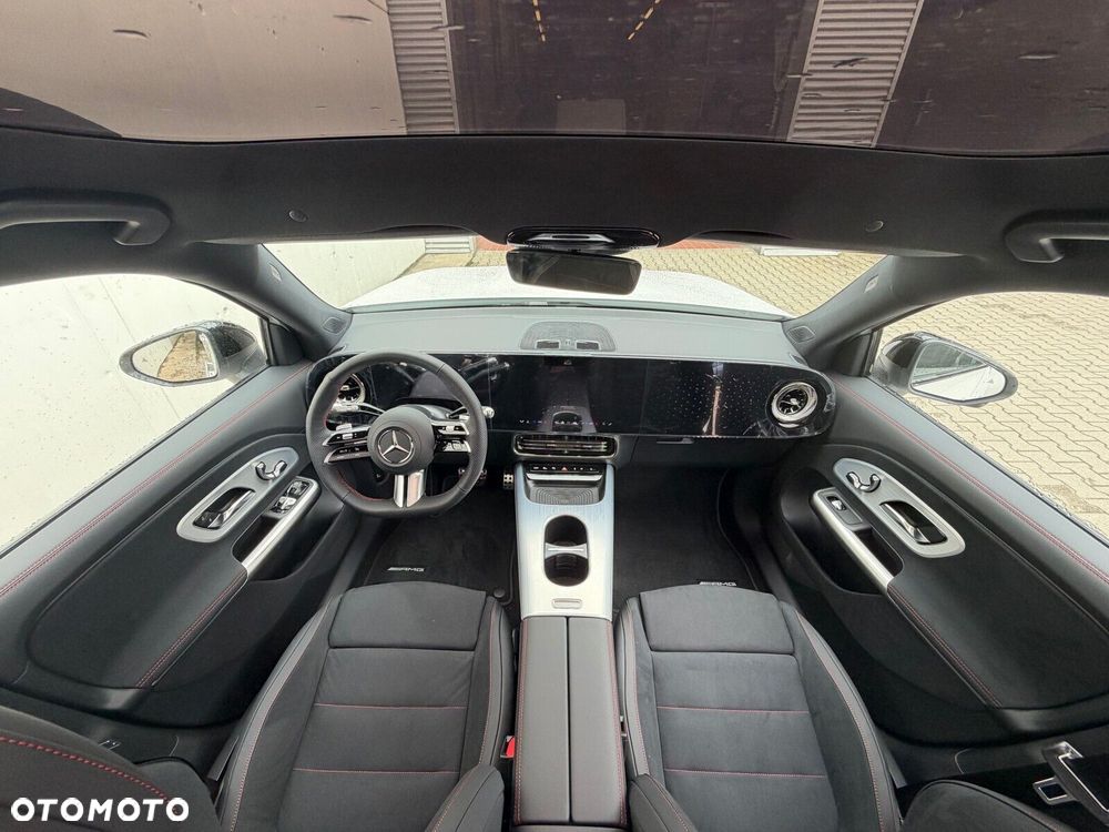 Mercedes-Benz GLB - 14