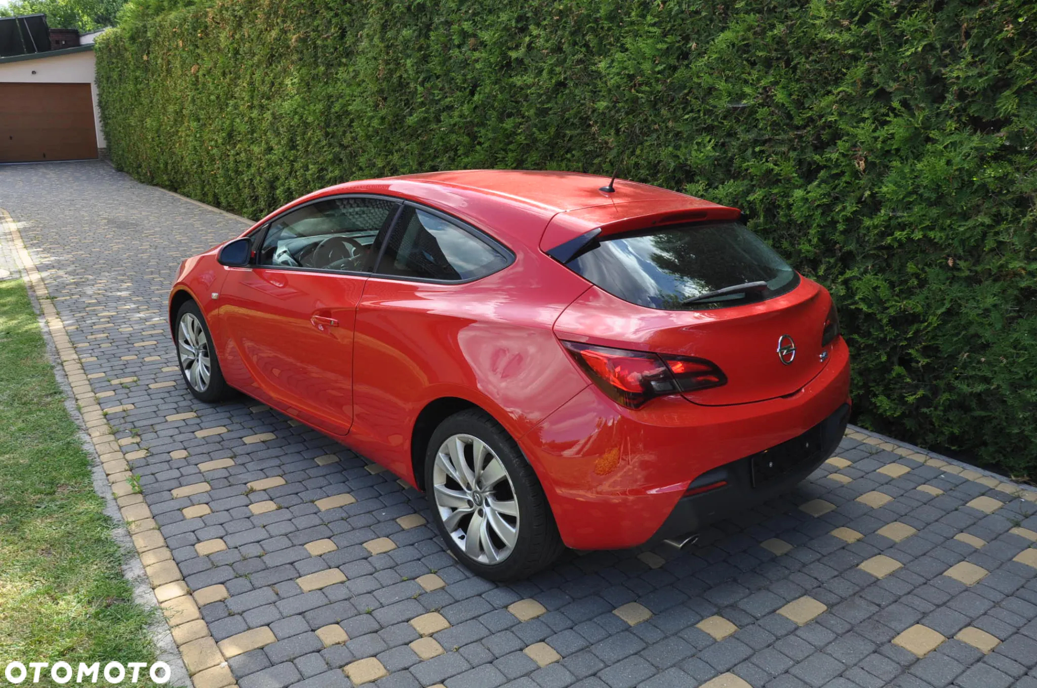 Opel Astra GTC 1.6 Turbo Sport - 16