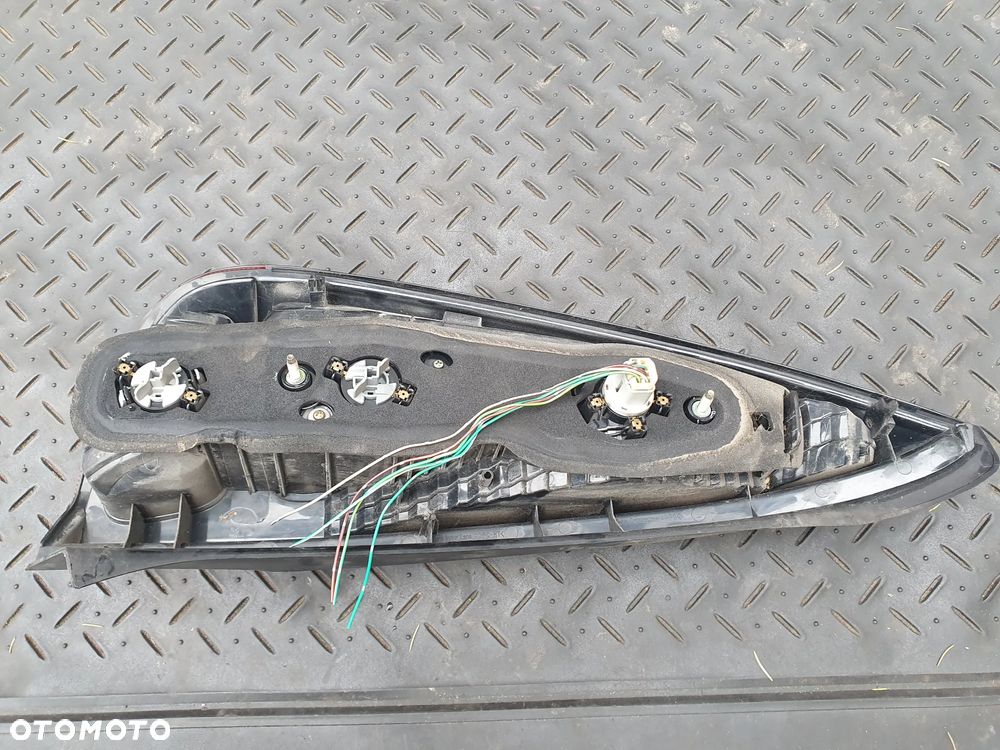 TOYOTA YARIS VERSO LIFT LAMPA PRAWA TYŁ TYLNIA EUROPA + WTYCZKA INSTALACJA - 4